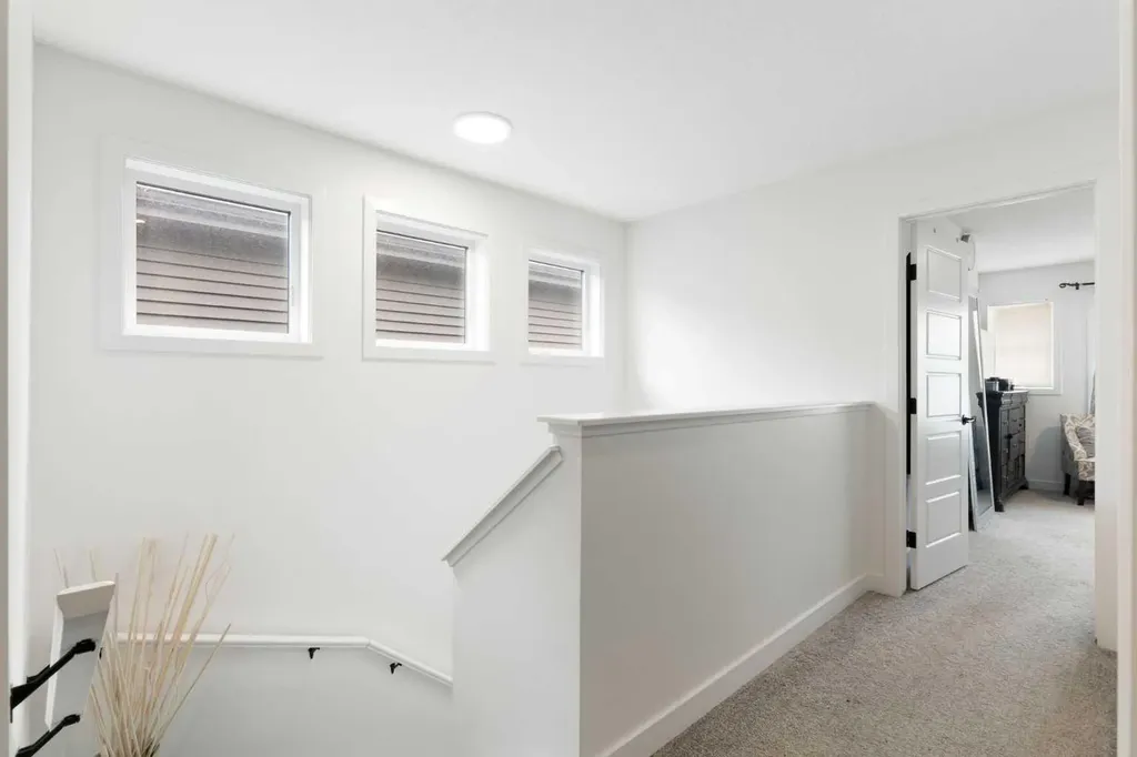 60 Belmont Villas SW Calgary AB T2X4W2