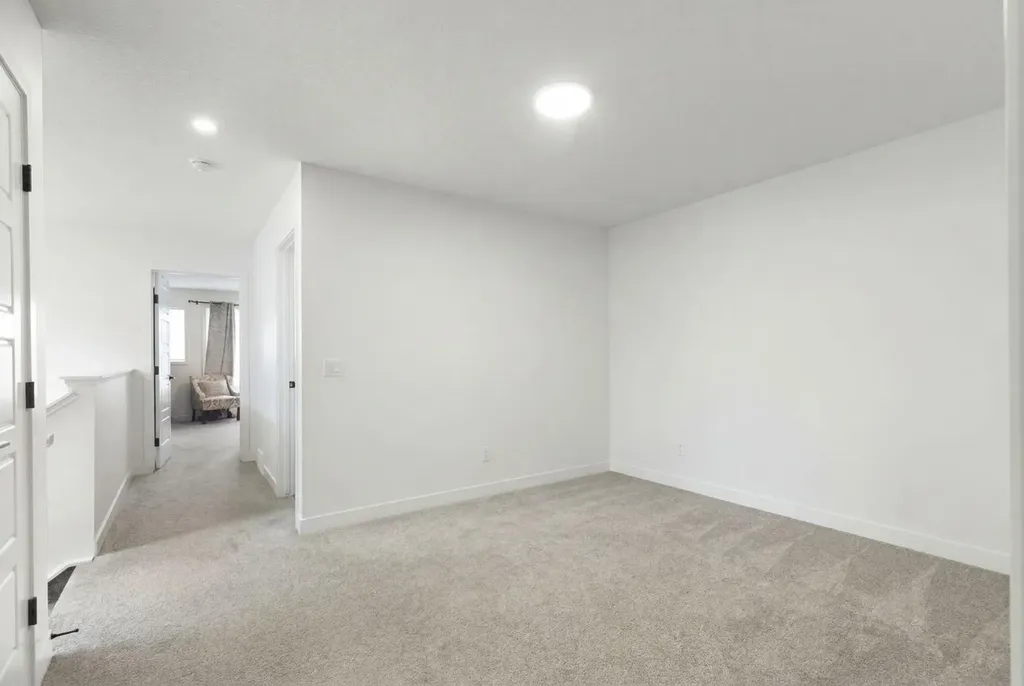 60 Belmont Villas SW Calgary AB T2X4W2