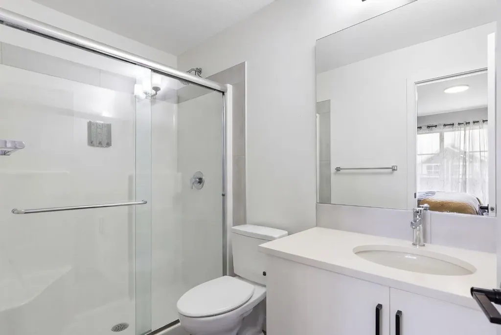60 Belmont Villas SW Calgary AB T2X4W2