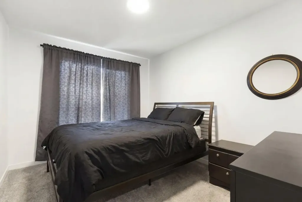 60 Belmont Villas SW Calgary AB T2X4W2