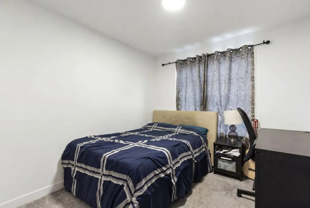 60 Belmont Villas SW Calgary AB T2X4W2