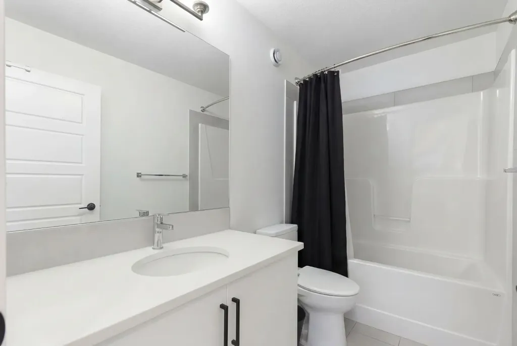 60 Belmont Villas SW Calgary AB T2X4W2