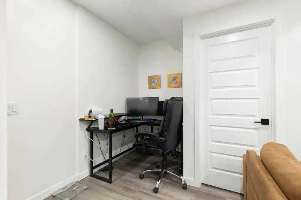 60 Belmont Villas SW Calgary AB T2X4W2