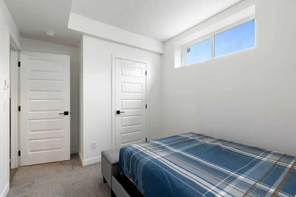 60 Belmont Villas SW Calgary AB T2X4W2