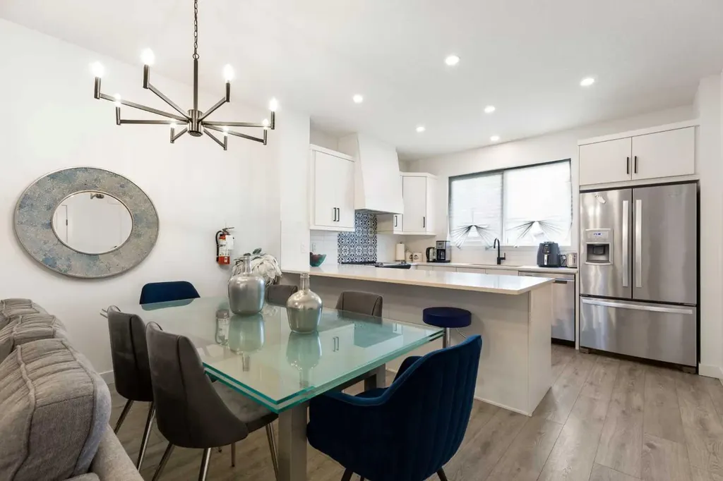 60 Belmont Villas SW Calgary AB T2X4W2