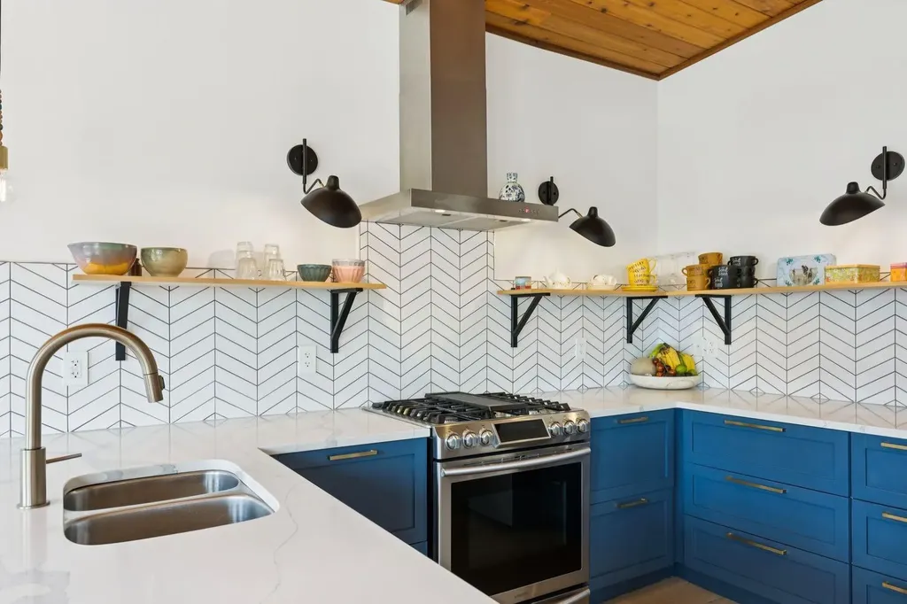 4427 Charleswood Drive NW Calgary AB T2L 2E3