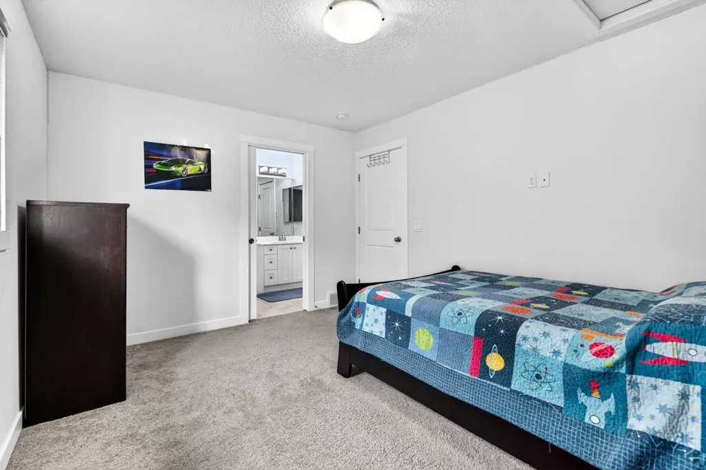 49 Redstone Heath NE Calgary AB T3N0T6
