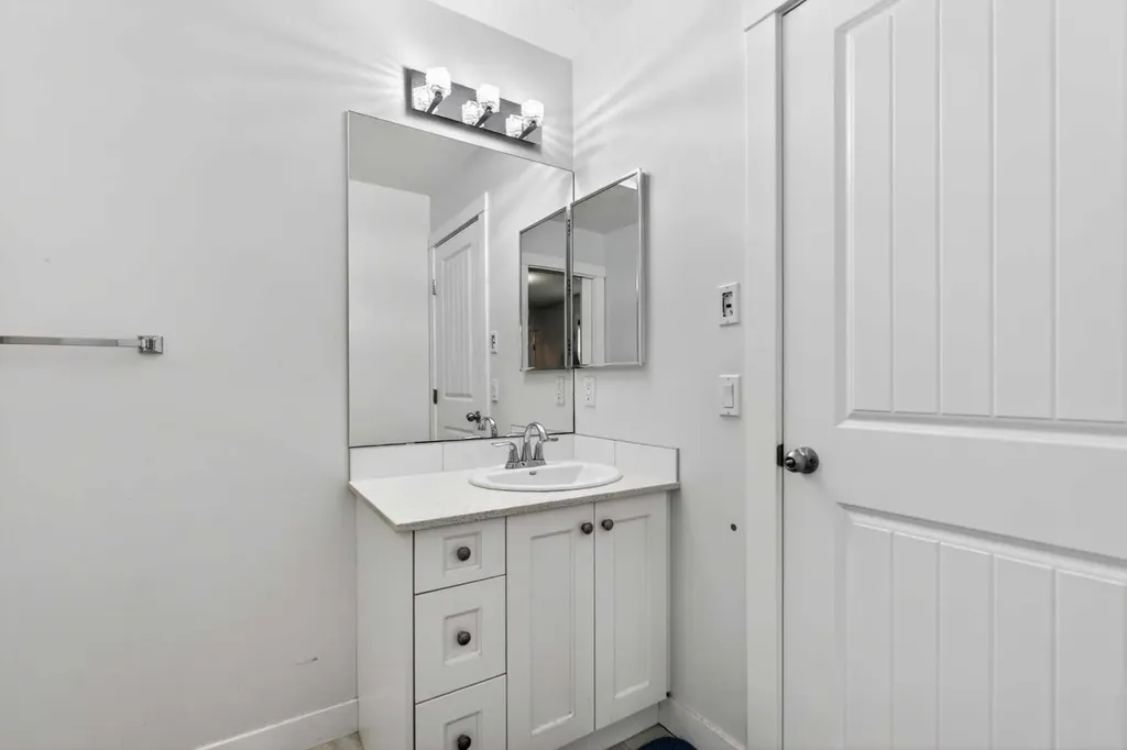 49 Redstone Heath NE Calgary AB T3N0T6