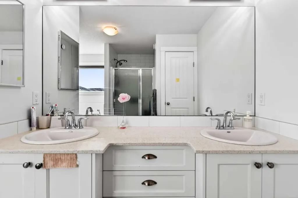 49 Redstone Heath NE Calgary AB T3N0T6