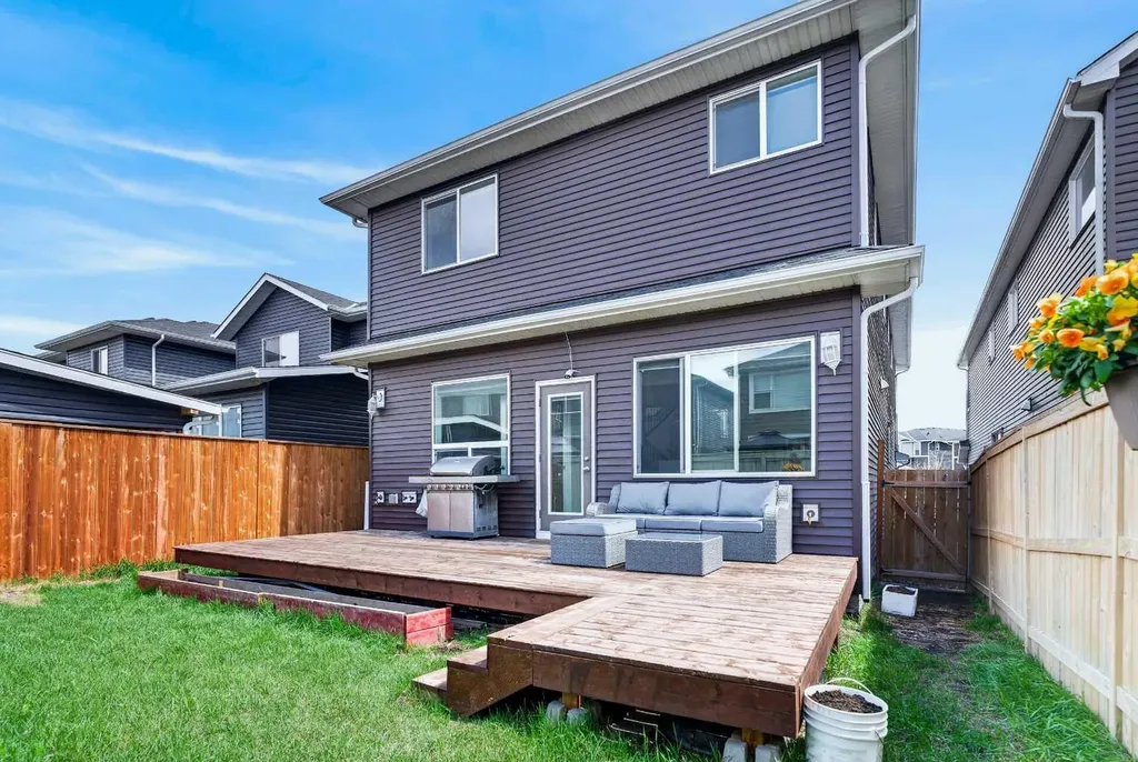 49 Redstone Heath NE Calgary AB T3N0T6