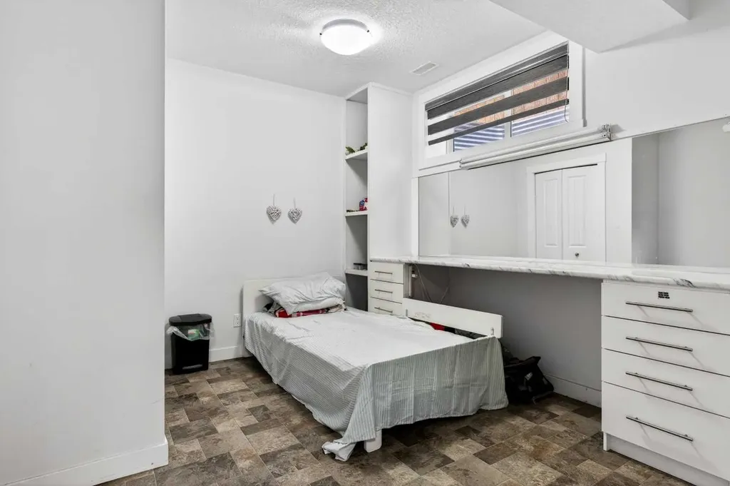 49 Redstone Heath NE Calgary AB T3N0T6