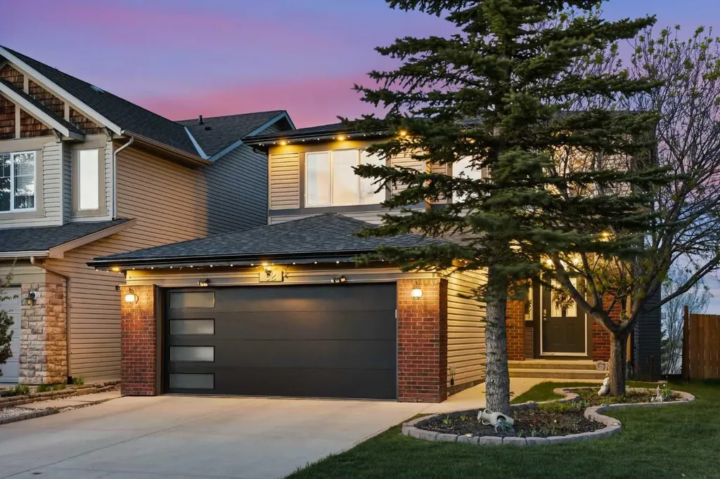 62 Panamount View NW Calgary AB T3K 0A6