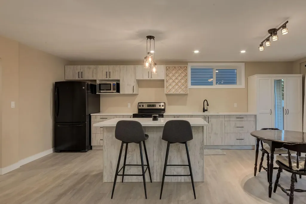 62 Panamount View NW Calgary AB T3K 0A6