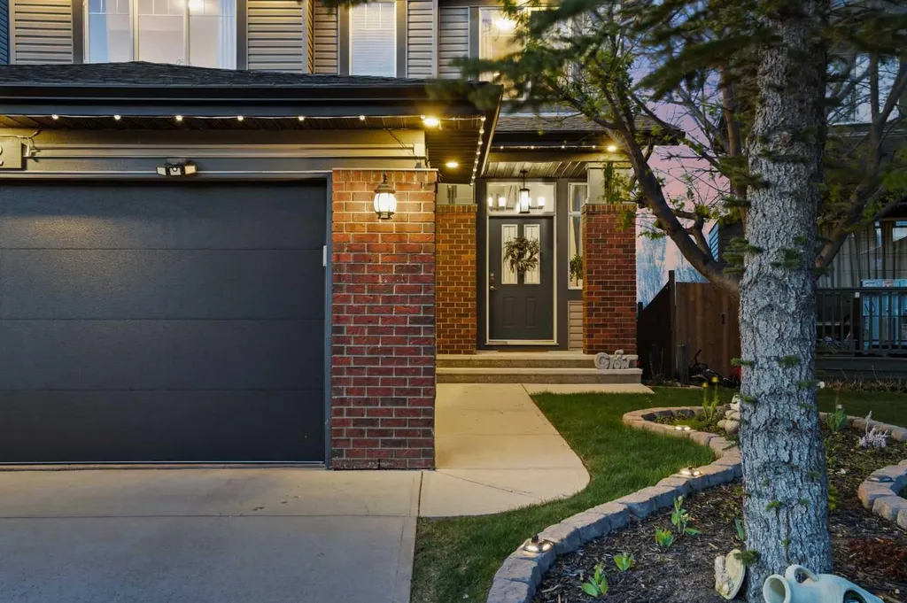 62 Panamount View NW Calgary AB T3K 0A6