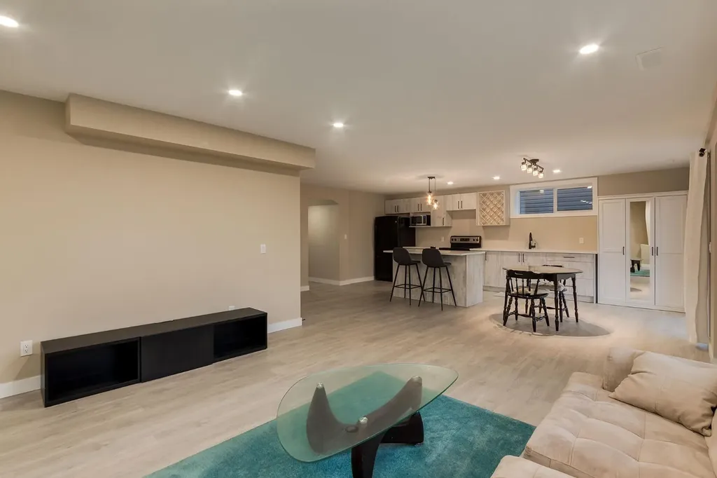 62 Panamount View NW Calgary AB T3K 0A6