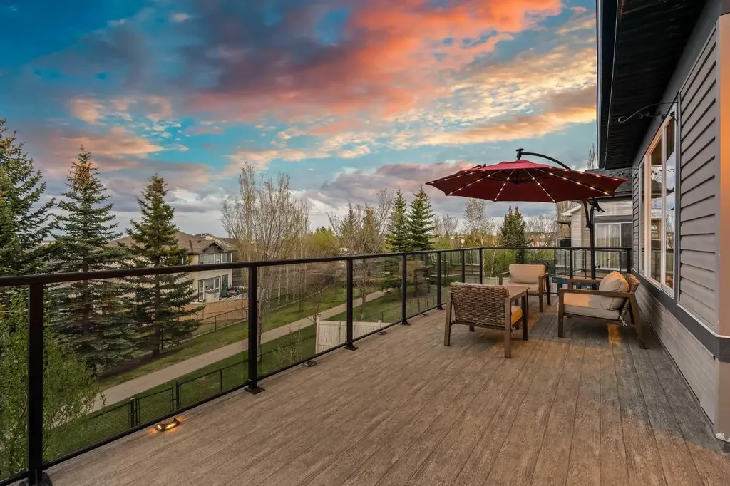 62 Panamount View NW Calgary AB T3K 0A6