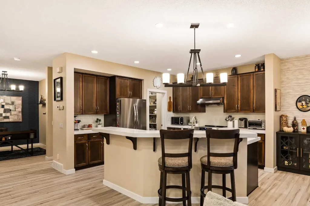 62 Panamount View NW Calgary AB T3K 0A6