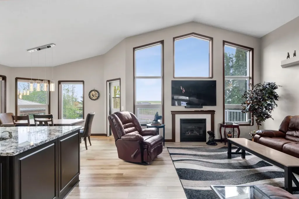 80 Cambrille Crescent Strathmore AB T1P1N2