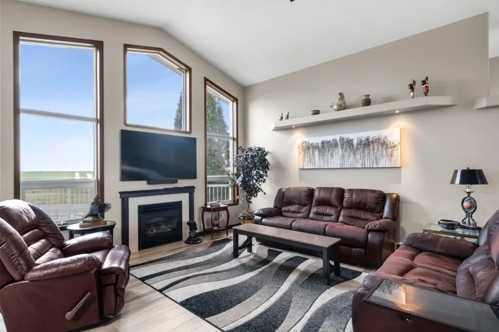 80 Cambrille Crescent Strathmore AB T1P1N2