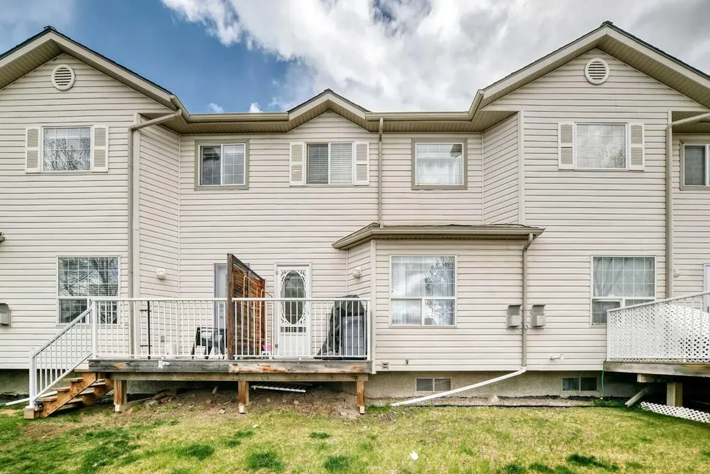57 Mt Aberdeen Manor SE Calgary AB T2Z 3N8