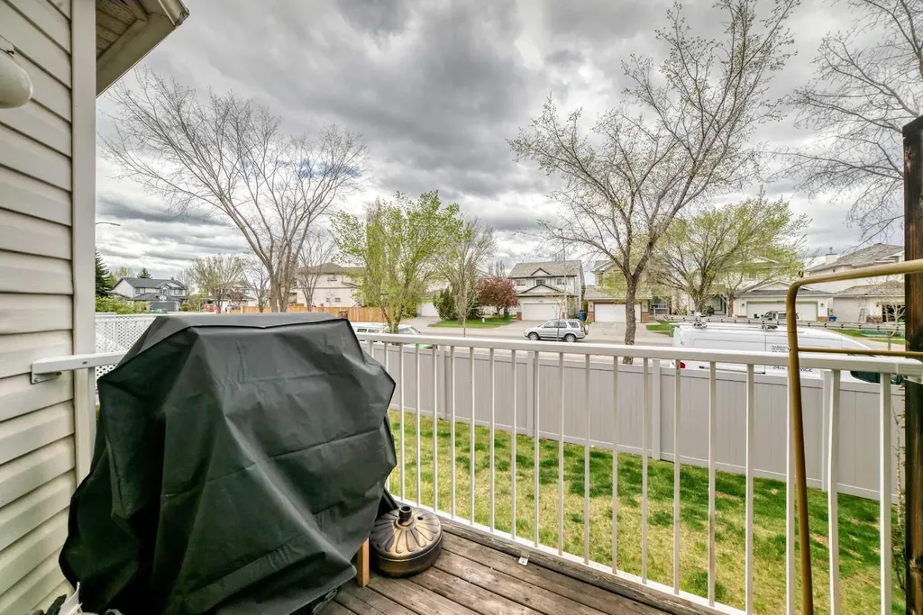 57 Mt Aberdeen Manor SE Calgary AB T2Z 3N8