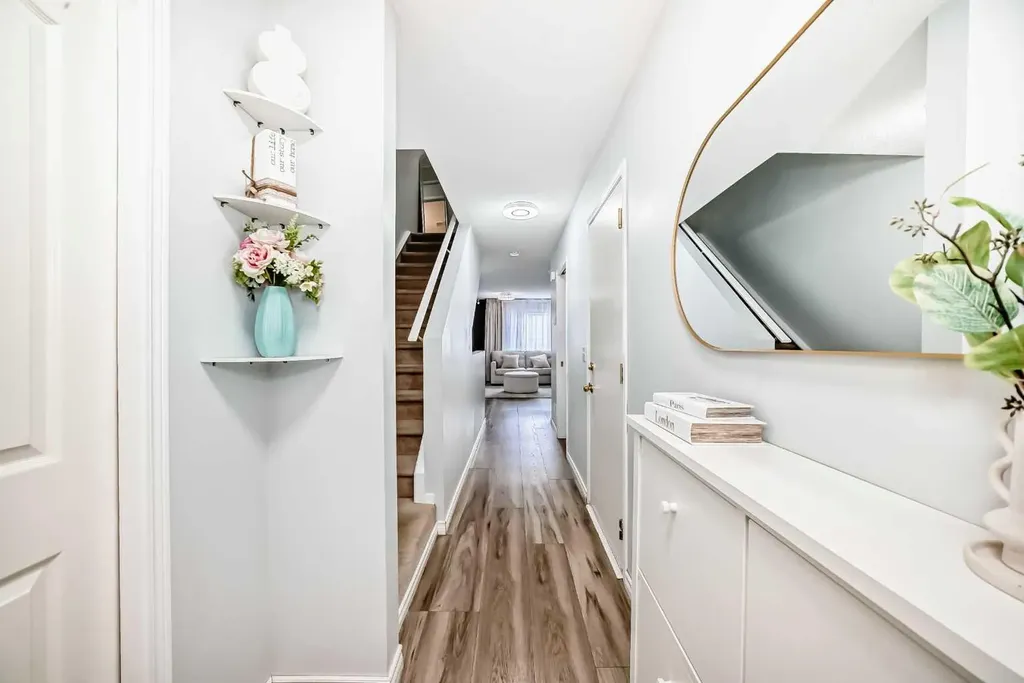 57 Mt Aberdeen Manor SE Calgary AB T2Z 3N8