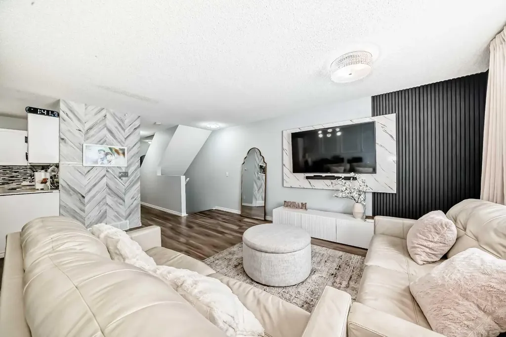 57 Mt Aberdeen Manor SE Calgary AB T2Z 3N8