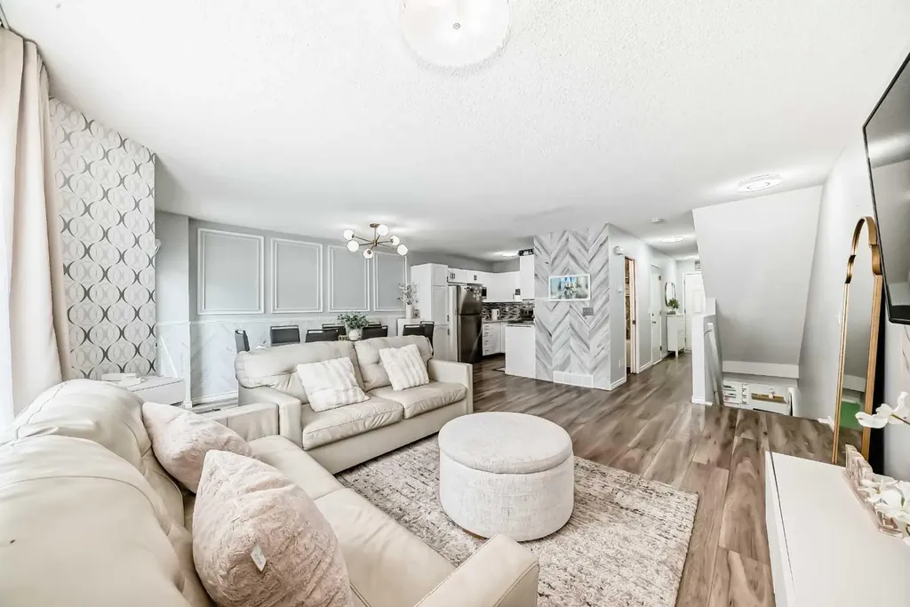 57 Mt Aberdeen Manor SE Calgary AB T2Z 3N8