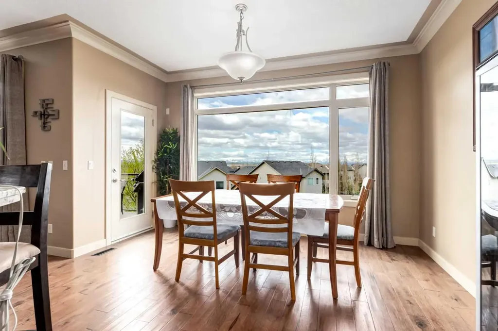 7 Sunset Way Cochrane AB T4C 0G2