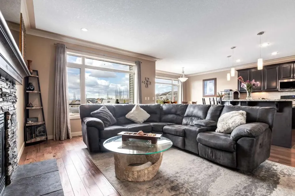 7 Sunset Way Cochrane AB T4C 0G2