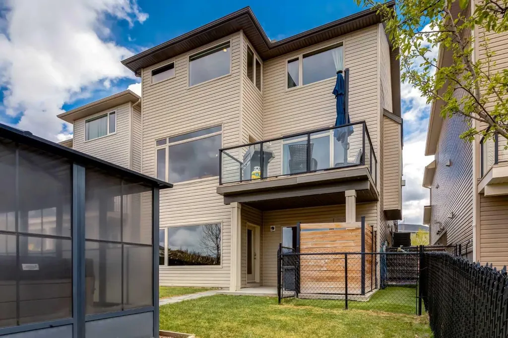 7 Sunset Way Cochrane AB T4C 0G2