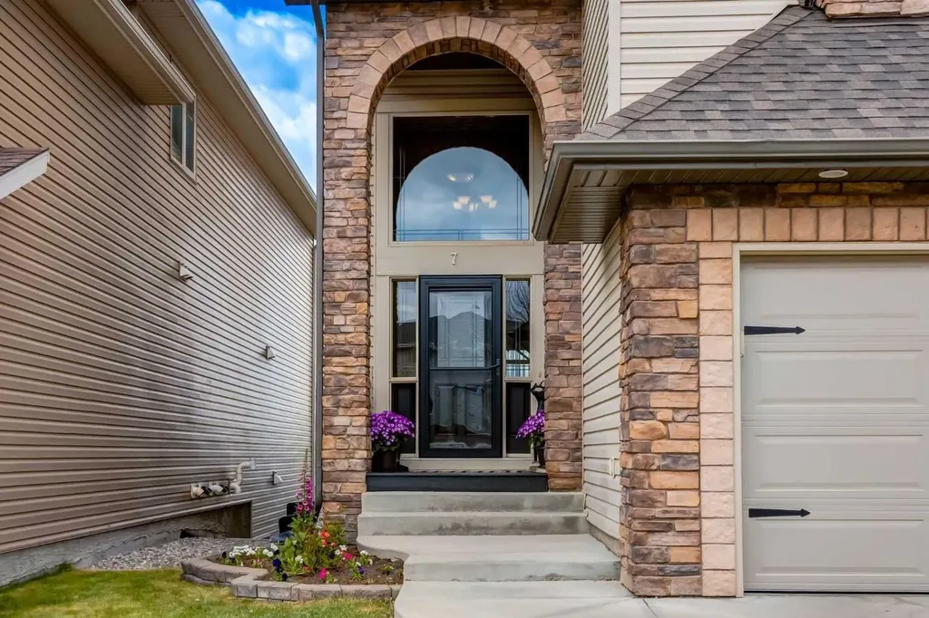7 Sunset Way Cochrane AB T4C 0G2