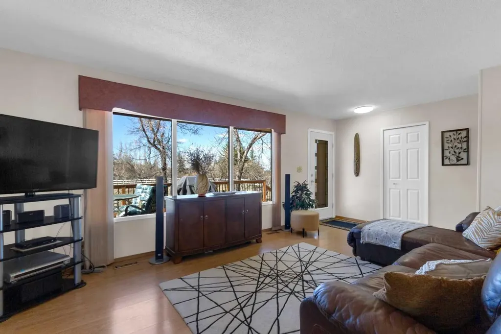 16014 Dewinton Riding Club Road E Rural Foothills County AB T1S 4W7