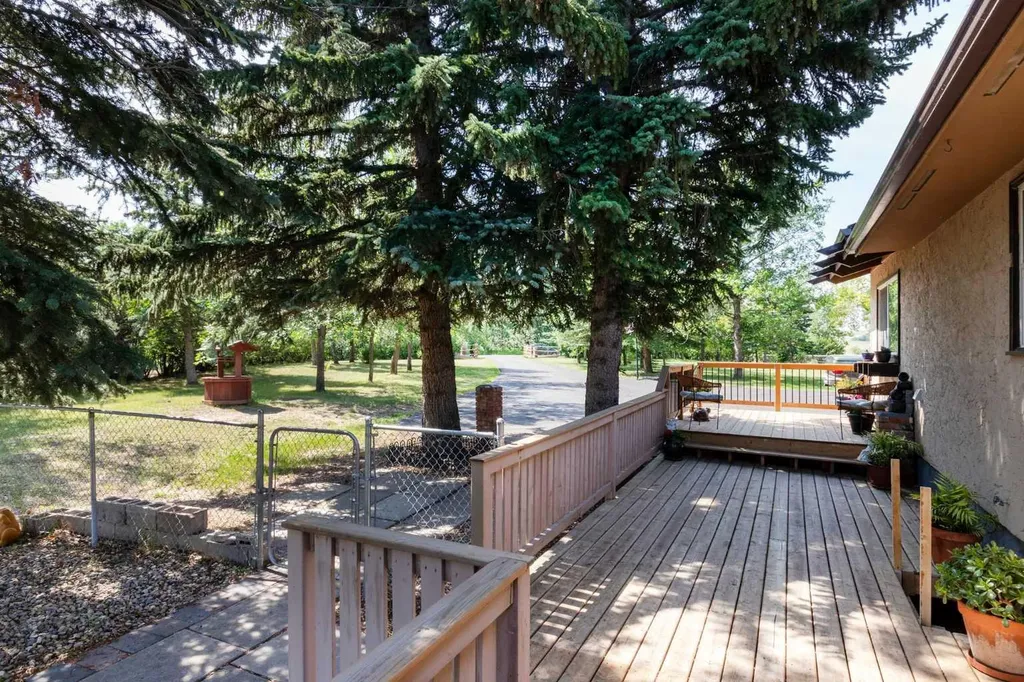 16014 Dewinton Riding Club Road E Rural Foothills County AB T1S 4W7