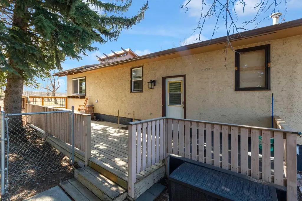 16014 Dewinton Riding Club Road E Rural Foothills County AB T1S 4W7