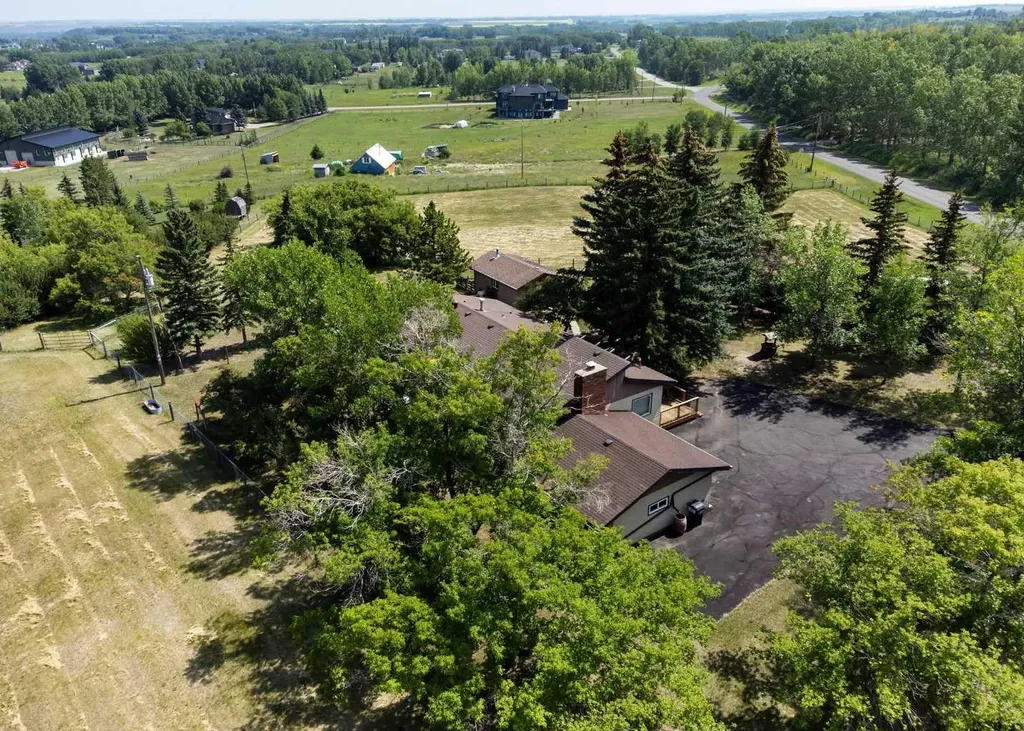 16014 Dewinton Riding Club Road E Rural Foothills County AB T1S 4W7