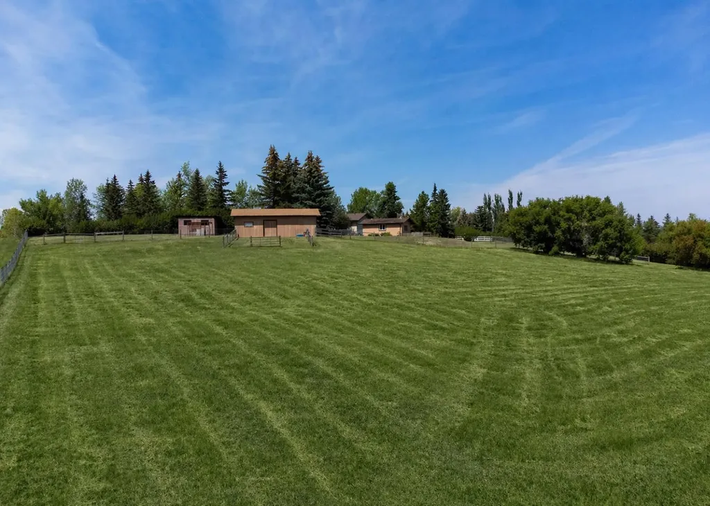 16014 Dewinton Riding Club Road E Rural Foothills County AB T1S 4W7