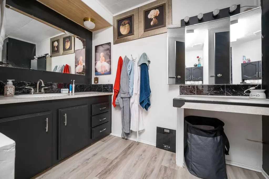 245 Fleet Street SW Medicine Hat AB T1A7Z4