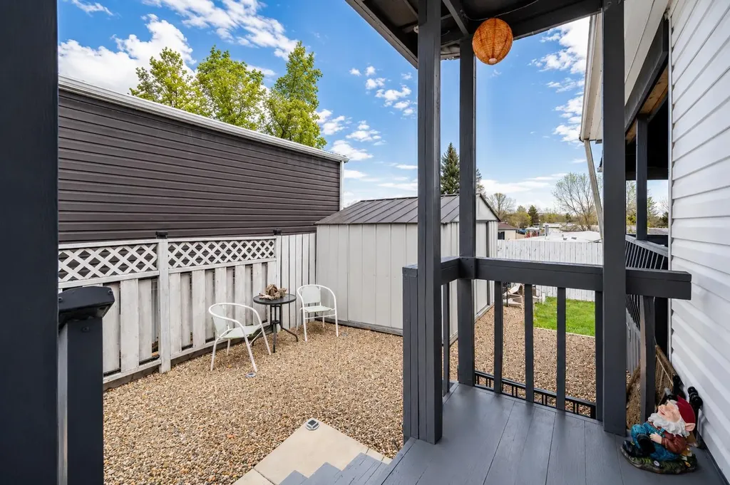 245 Fleet Street SW Medicine Hat AB T1A7Z4