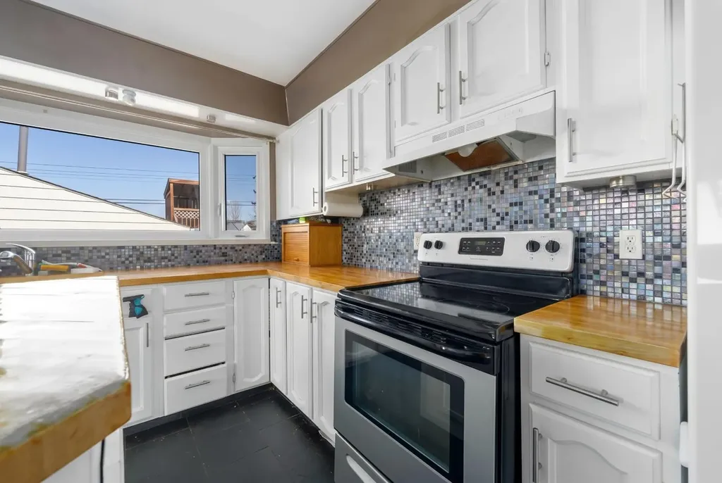 48 Franklin Drive SE Calgary AB T2H0T9