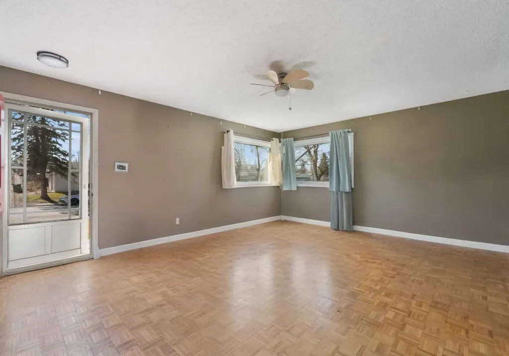 48 Franklin Drive SE Calgary AB T2H0T9