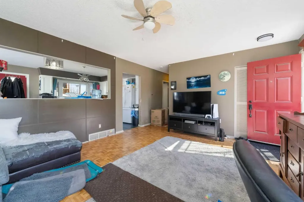 48 Franklin Drive SE Calgary AB T2H0T9
