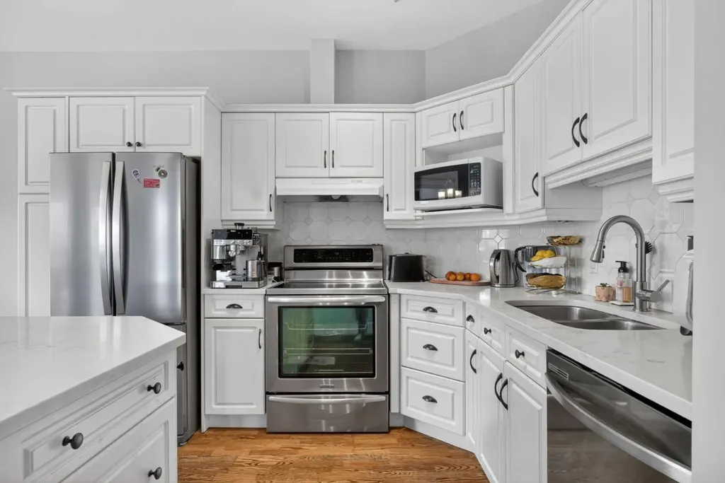 2 14 Street NW Calgary AB T2N 1Z4