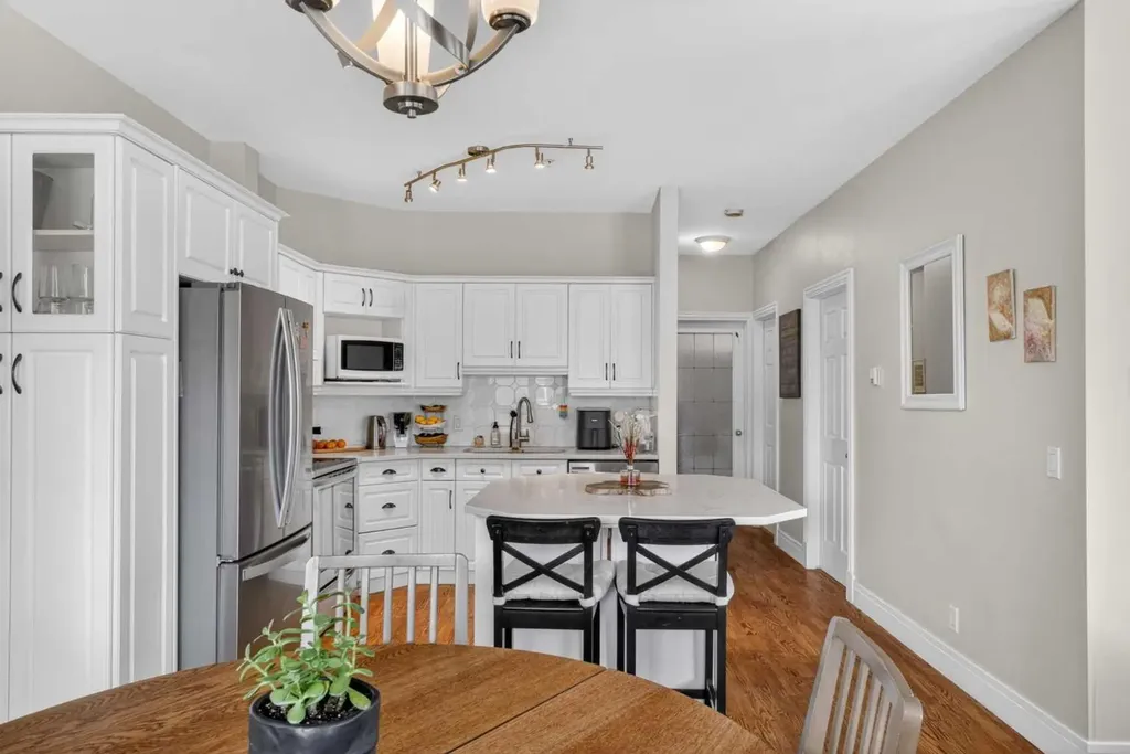 2 14 Street NW Calgary AB T2N 1Z4