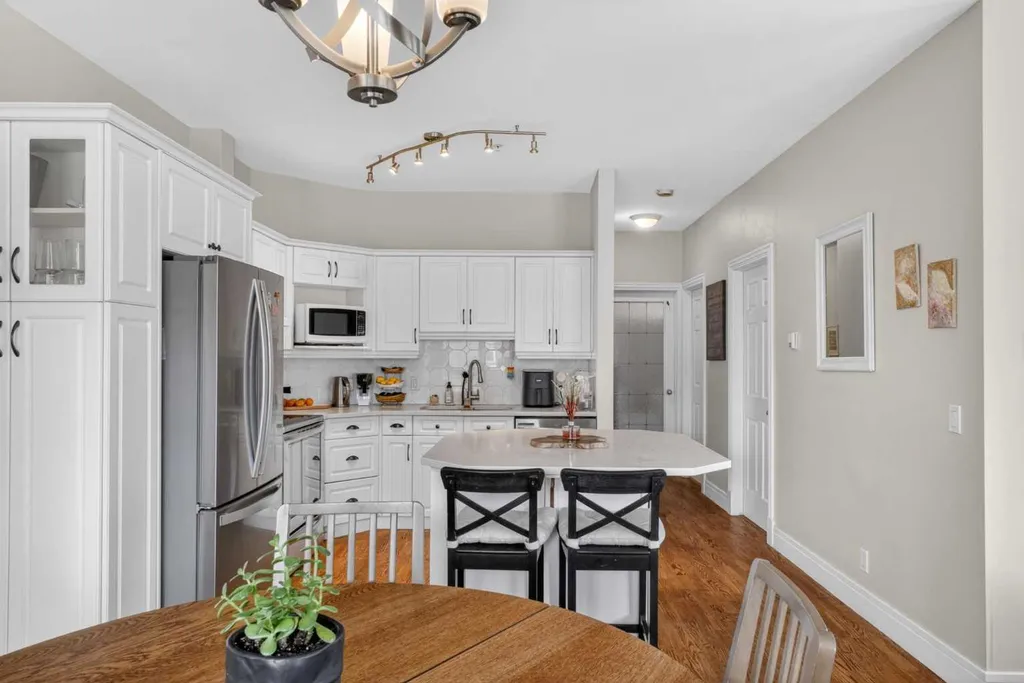 2 14 Street NW Calgary AB T2N 1Z4