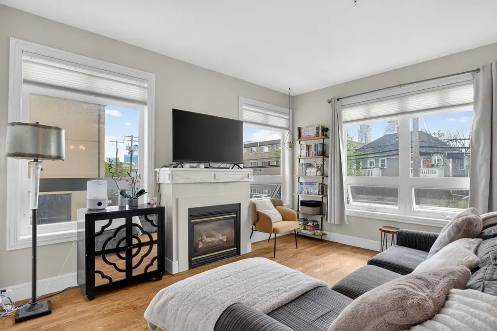 2 14 Street NW Calgary AB T2N 1Z4