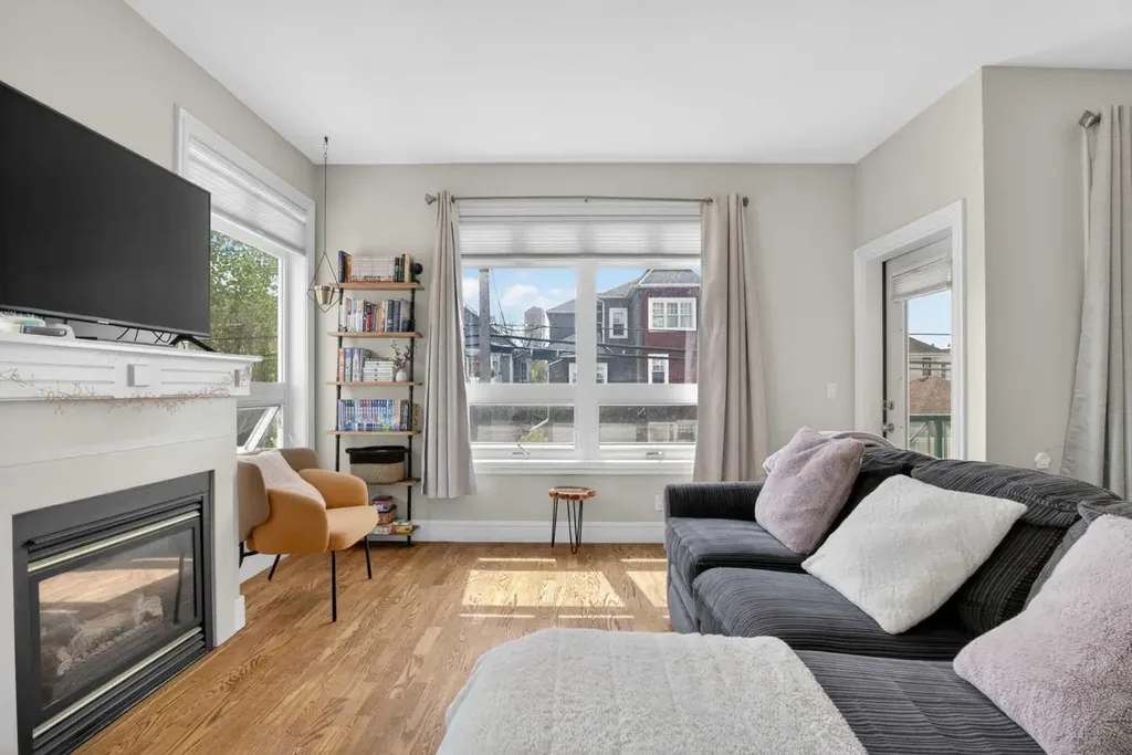 2 14 Street NW Calgary AB T2N 1Z4