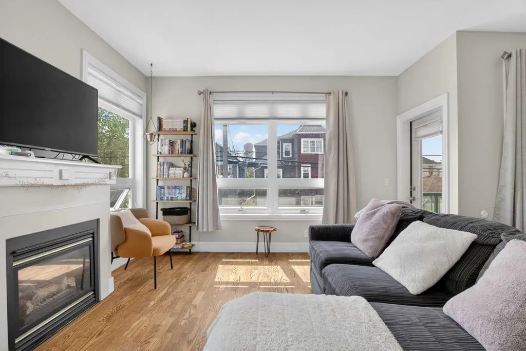 2 14 Street NW Calgary AB T2N 1Z4