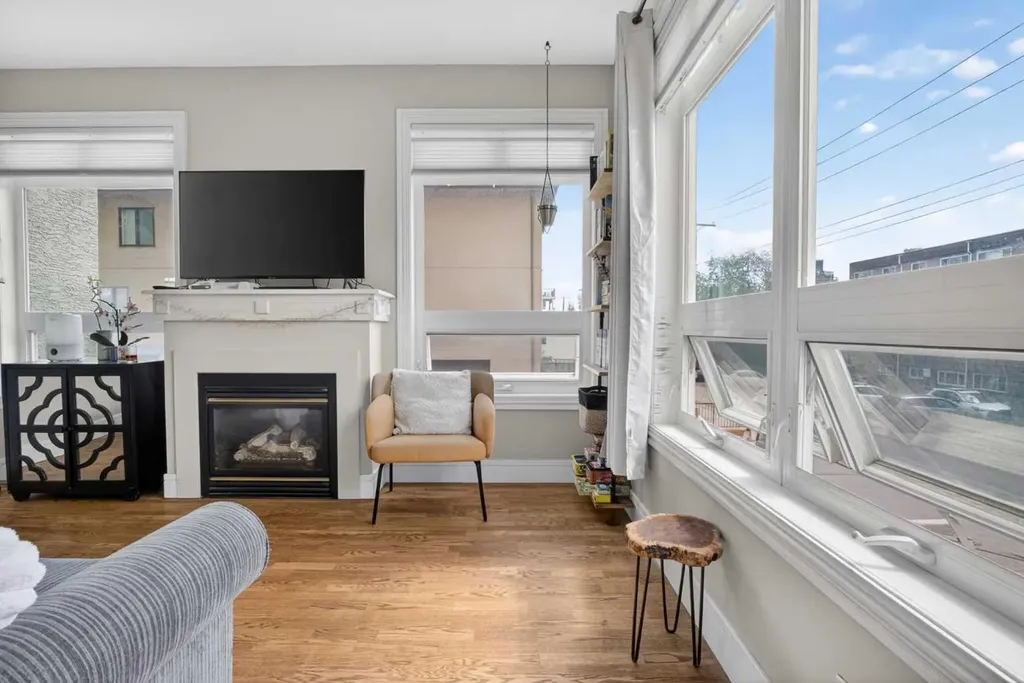 2 14 Street NW Calgary AB T2N 1Z4