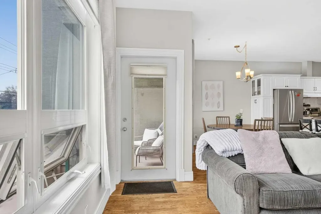 2 14 Street NW Calgary AB T2N 1Z4